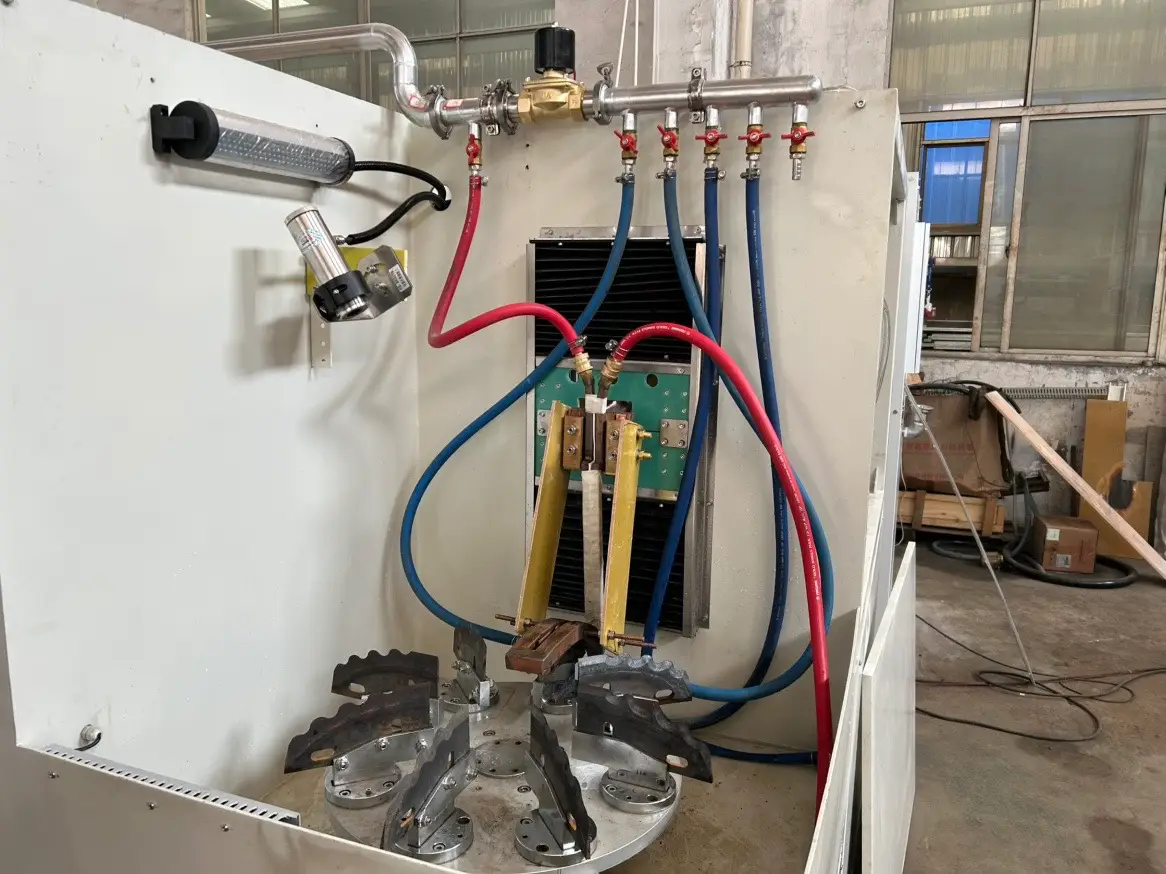 Complete equipment for induction hardening of blades2 Complete equipment for induction hardening of blades2