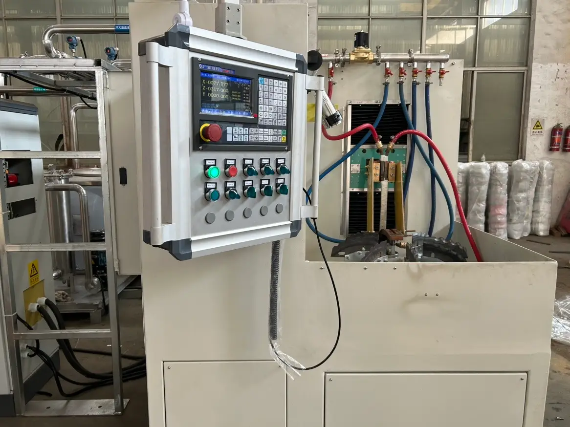 آلة تصلب الشفرات بالتردد التلقائي„لحلول تصلب الحواف المخصصةions 3 Complete equipment for induction hardening of blades4