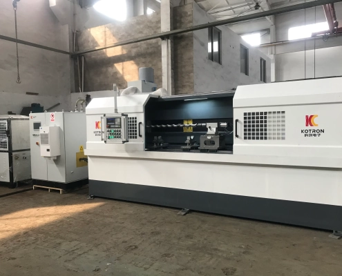 Macchina utensile per tempra orizzontale integrata Horizontal integrated quenching machine tool