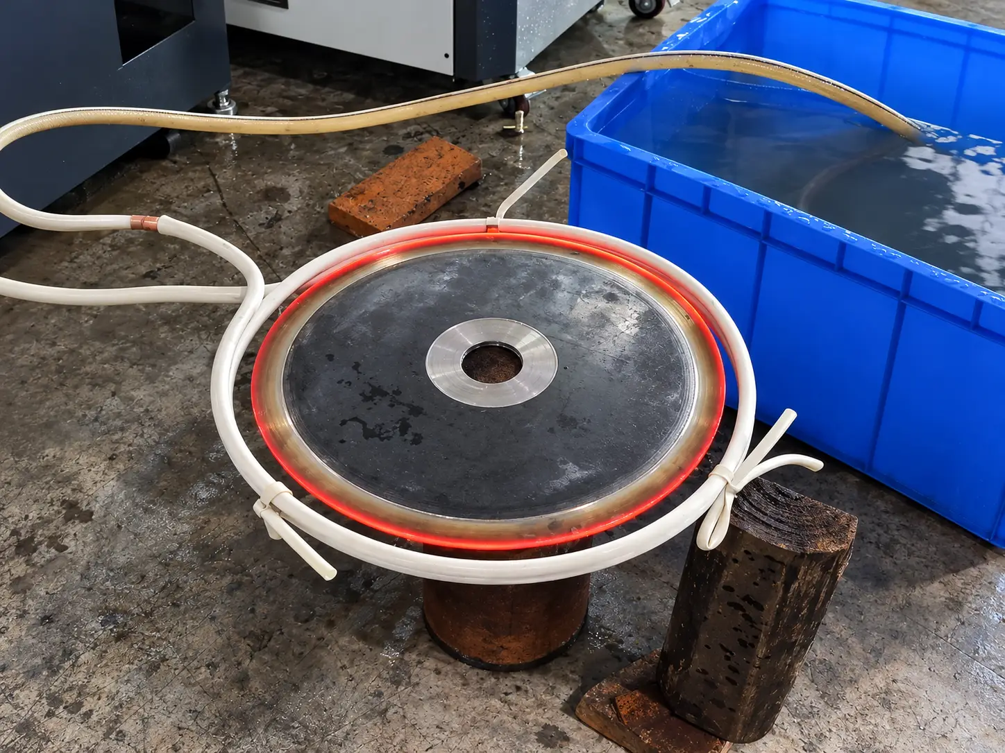 300 mm Disc Outer Diameter Induction Hardening 300 mm disc outer diameter induction hardening with a customized circular induction coil