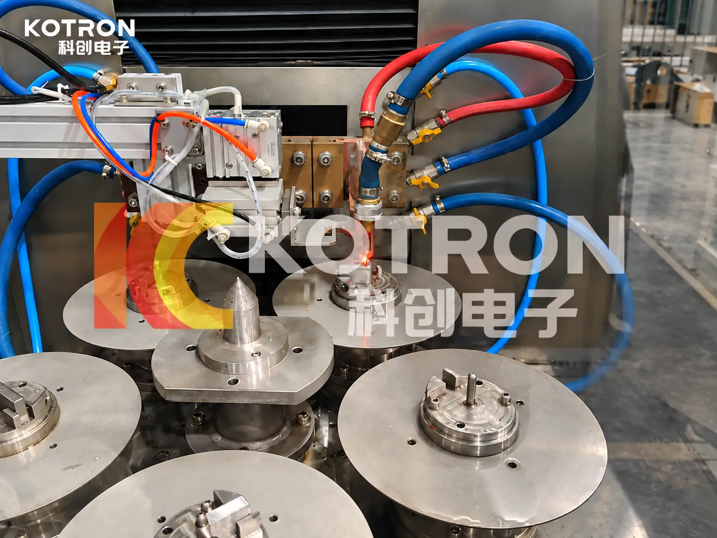 Induktionshärtung von Fliehgewichtskomponenten für Schiffsdieselmotoren 5 Flyweight induction hardening rotary indexing table